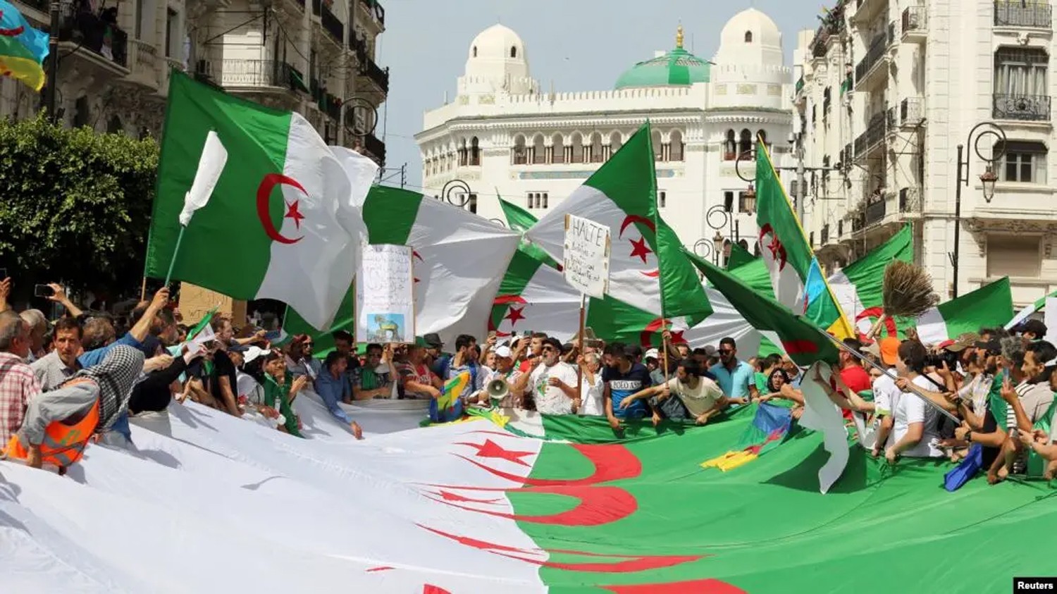 البرلمان الأوروبي: ندعم مطالب الحراك الجزائري