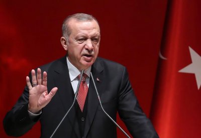 أردوغان يهاجم مذيع "فوكس نيوز" بسبب الصحافيين المعتقلين