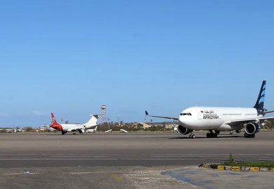 الجيش يدمر مواقع لتجهيز طائرات تركية بمعيتيقة ومصراتة