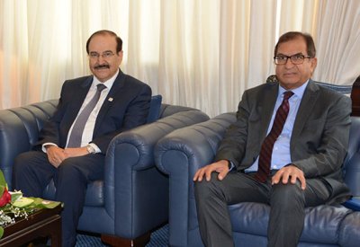 ميرزا يبحث مع مجموعة (ريادة) التعاون في مجالات ترشيد الكهرباء والماء
