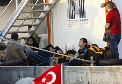 تركيا تلوح مجدداً بورقة اللاجئين.. على أوروبا مساعدتنا