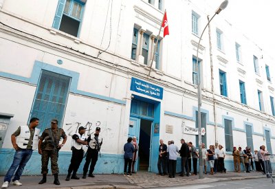 فتح مراكز الاقتراع للانتخابات التشريعية التونسية