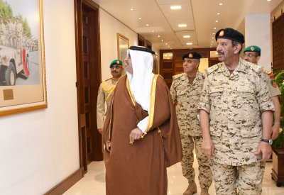 سمو ولي العهد: مواصلة العمل لتطوير قدرات منتسبي قوة دفاع البحرين 