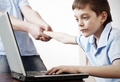 كيفية حماية الطفل أثناء تصفحه الإنترنت؟