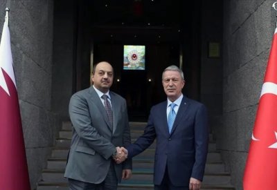 وزير الدفاع القطري يعلن دعم الدوحة للهجوم التركي