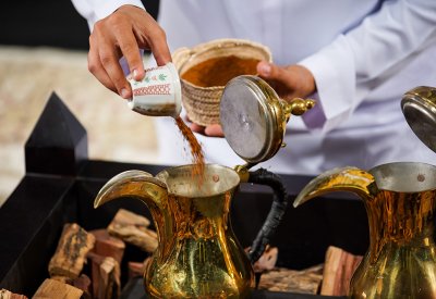 الثقافة والسياحة – أبوظبي تطلق بطولات مخصّصة لإعداد القهوة العربية