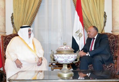 وزير الخارجية يجتمع مع نظيره المصري في القاهرة
