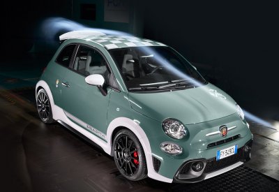Abarth 695 70° Anniversario  الجديدة
