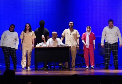 عرض مسرحية "السيكزوفرنيا" مهرجان جائزة خالد بن حمد للمسرح الشبابي