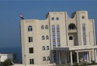 اليمن.. وزراء الشرعية يعبدون الطريق إلى عدن
