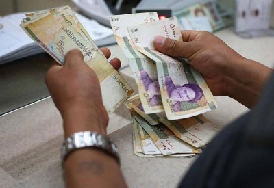 أسوأ من التوقعات.. الانكماش يبتلع الاقتصاد الإيراني