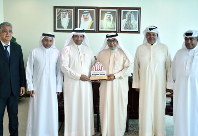 وزير شؤون مجلسي الشورى والنواب يستقبل أعضاء جمعية المملكة