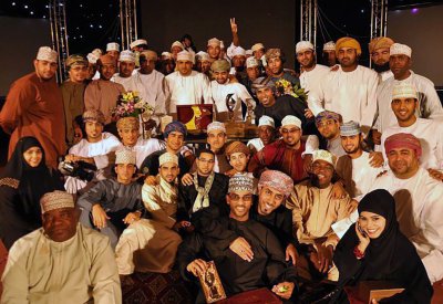 فرقة الدن العمانية بمهرجان أوال المسرحي الـ 13