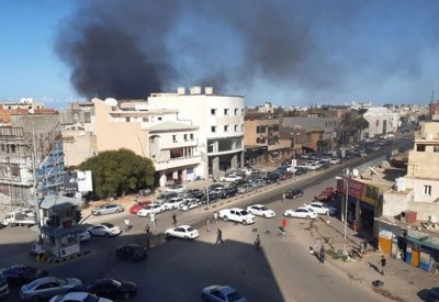 ليبيا.. الجيش يقصف معسكرات الوفاق بضواحي طرابلس