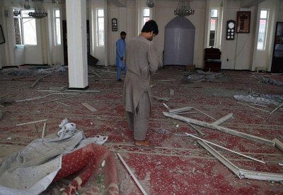 عشرات القتلى في انفجار داخل مسجد في أفغانستان