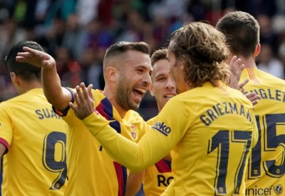 ثلاثية في شباك إيبار.. تقود برشلونة لصدارة الدوري الإسباني