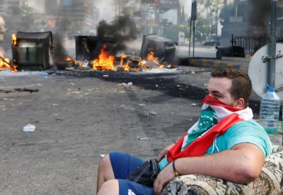 مصادر : الحكومة اللبنانية تدرس خطة لموازنة دون عجز