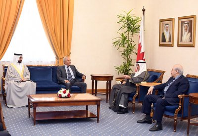 محمد بن مبارك يستقبل وزير شؤون الشباب