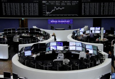 الأسهم الأوروبية ترتفع مع استمرار معركة الخروج البريطاني