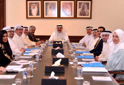 وزير العمل يترأس اجتماع مجلس إدارة بنك الأسرة