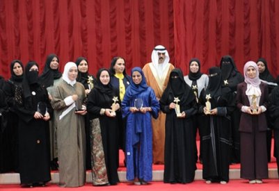 وزير التربية يكرّم المدارس الفائزة بجائزة الأنشطة الثقافية والفنية