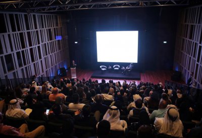 إبداع الفنان ليوناردو دافنشي موضوع محاضرة في مسرح البحرين الوطني