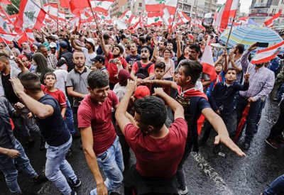 رداً على دعوة الرئيس..  محتجو لبنان "لن نفاوض"