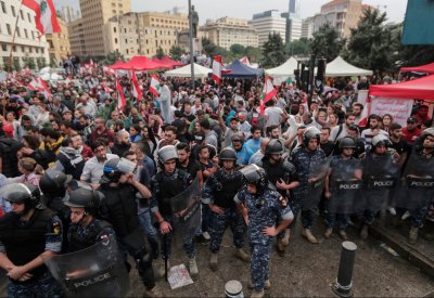 لبنان.. الشارع متمسك بمطالبه بالأسبوع الثاني للاحتجاجات