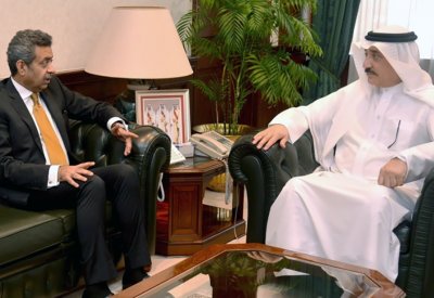 وزير العمل يبحث مع الرئيس التنفيذي لشركة مطار البحرين توظيف الكوادر الوطنية