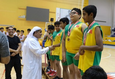 عمر بن عبدالعزيز تُحقق لقب السلة للابتدائي واليوم نهائي اليد للإعدادي