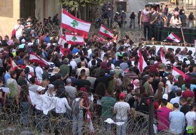 لبنان.. محتجون يحاولون الوصول لمقر الحكومة والأمن يتصدى