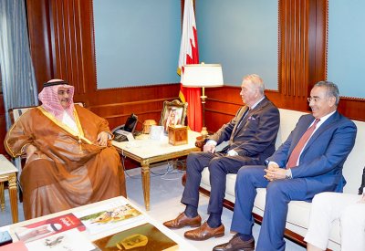 وزير الخارجية يستقبل رئيس المعهد الدولي للسلام "IPI"