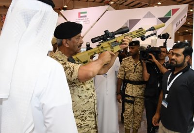 القائد العام لقوة دفاع البحرين يقوم بجولة في معرض ومؤتمر البحرين الدولي للدفاع بايدك 2019