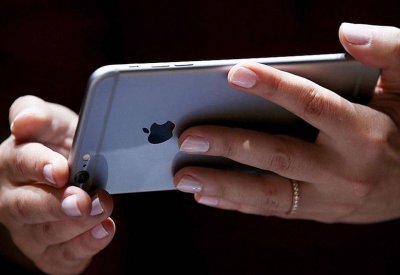 خطوة بسيطة بهاتفك تمنع "أبل" من التجسس عليك