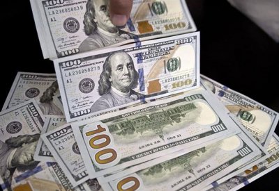 الدولار يهبط بعد تحرك الفدرالي الأميركي وتراجع تشيلي عن استضافة قمة "أبك"
