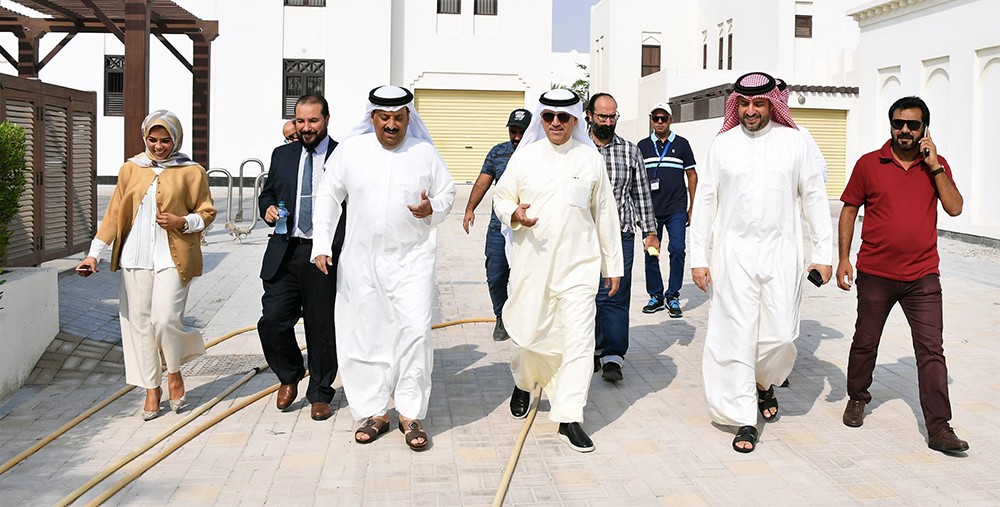 وكيل "الإسكان "ووكيل "البلديات" يتفقدنا الاحتياجات الخدمية لمدينة خليفة الإسكانية