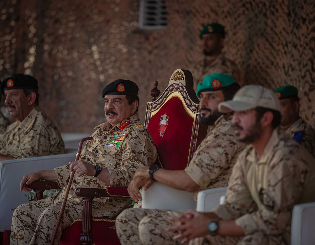  جلالة الملك المفدى يتفضل ويحضر التمرين المشترك "سموم 4" بالحرس الملكي