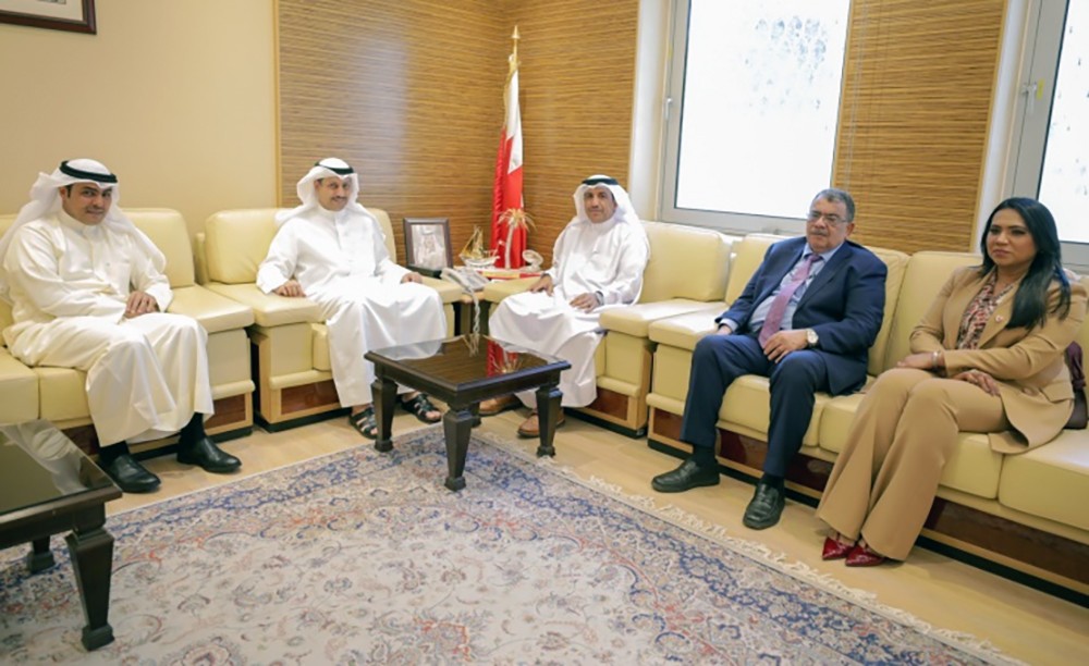وزير الاشغال يبحث مع النائب غازي آل رحمة احتياجات (رابعة الشمالية)