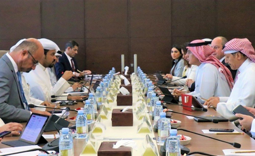 طيران الخليج ولجنة التحقيق البرلمانية يبحثان توطين الوظائف
