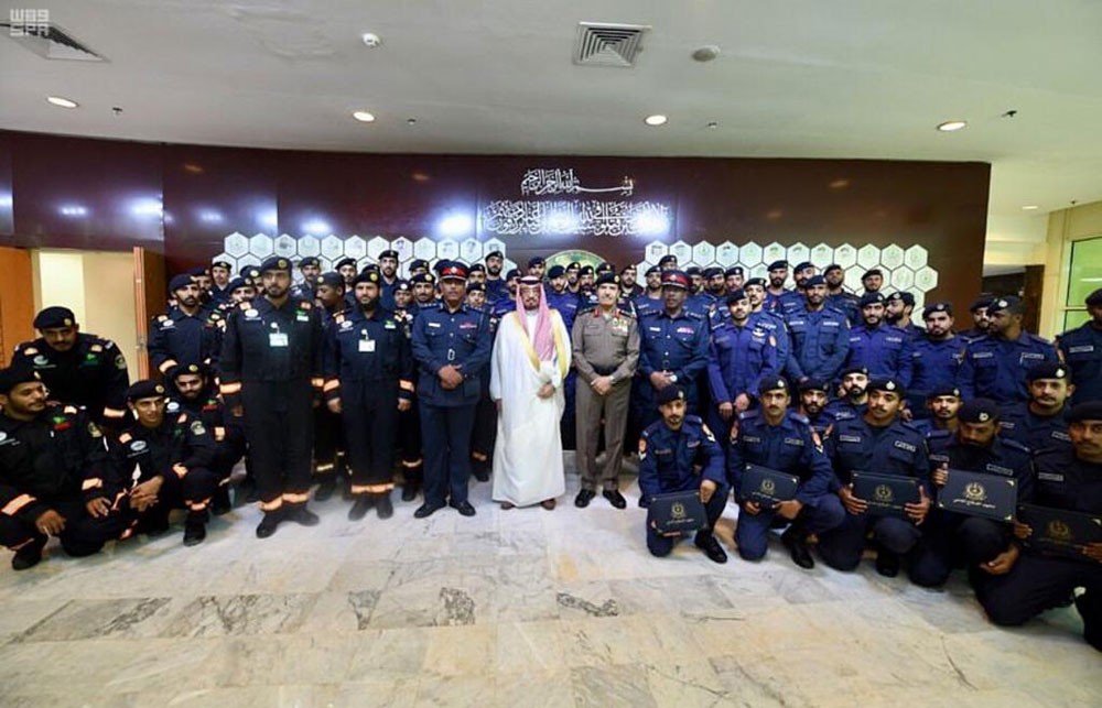 حمود بن عبدالله يحضر حفل تخريج الدورة التأسيسية لفريق البحث والإنقاذ