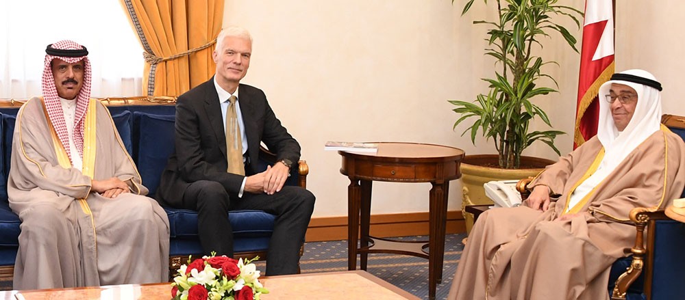 محمد بن مبارك يبحث تنظيم منتدى تطوير أداء المعلمين