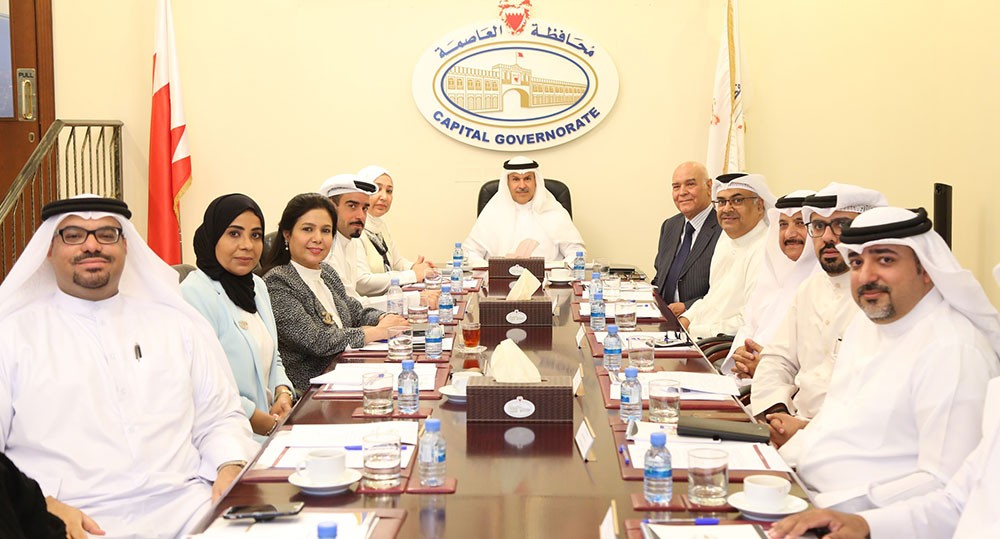 محافظ العاصمة يستعرض معايير استحقاق المنامة لقب (المدينة الصحية)