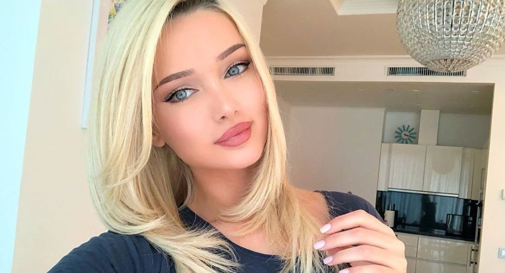 "باربي داغستان"... فتاة تسحر بجمالها رواد مواقع التواصل