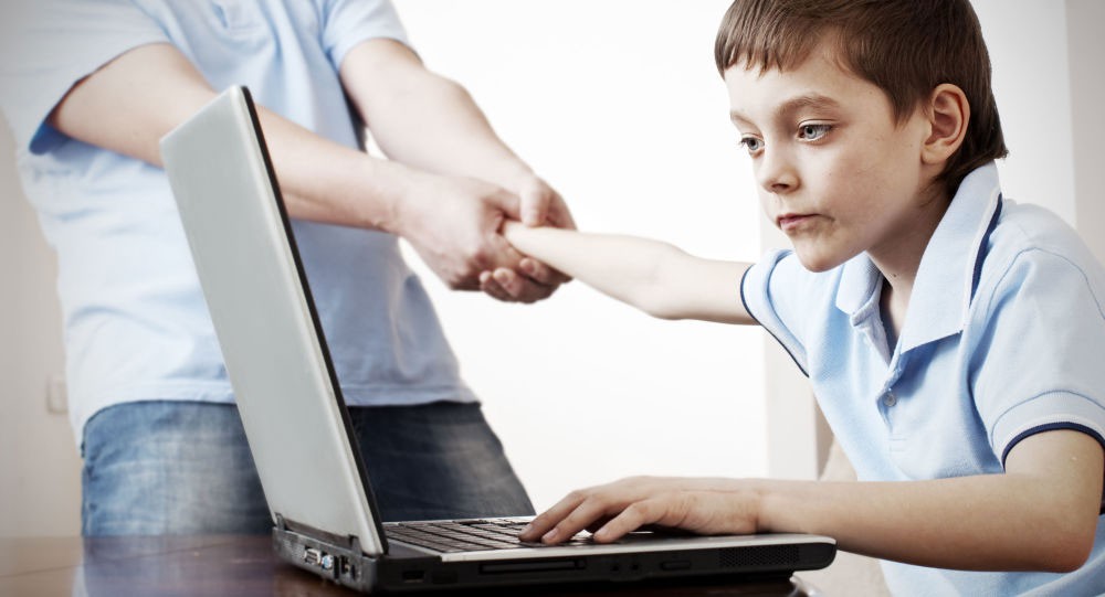 كيفية حماية الطفل أثناء تصفحه الإنترنت؟