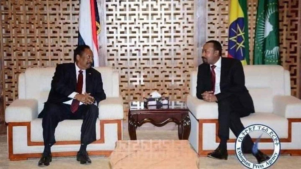 حمدوك يبحث مع آبي أحمد تعزيز العلاقات السودانية الأثيوبية