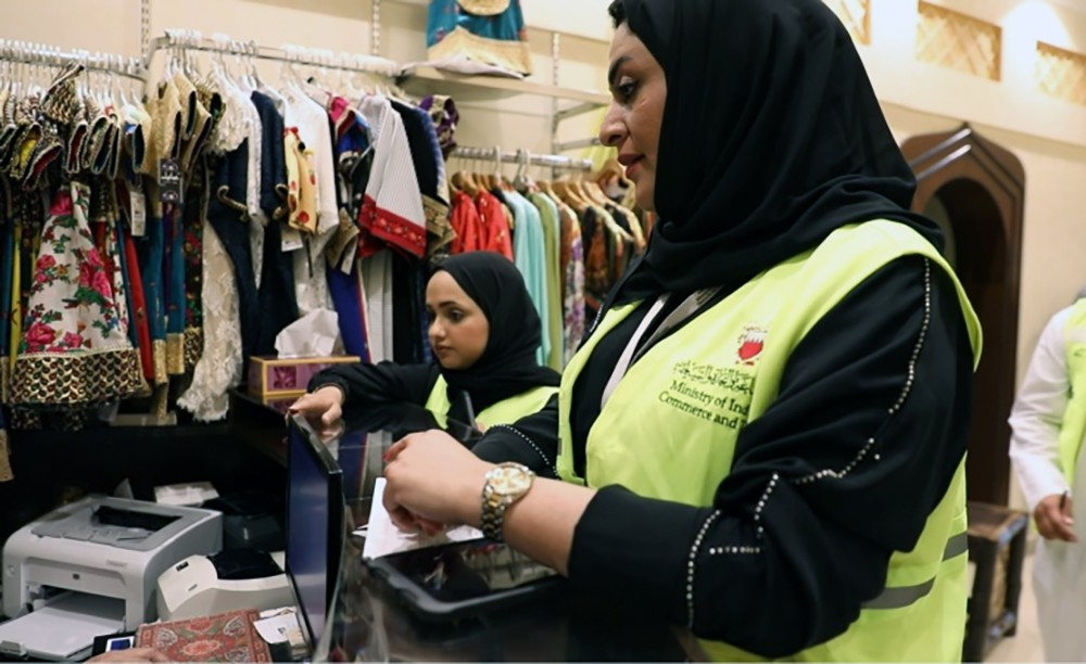 إدارة التفتيش في وزارة الصناعة تجري حملة تفتيشية وتوعوية في محافظة المحرق