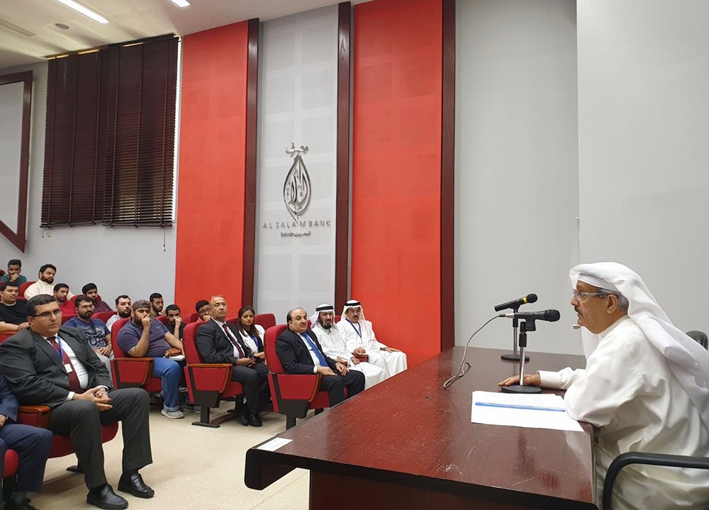 عدنان يوسف يستعرض تجربته المهنية الملهمة أمام طلبة جامعة البحرين