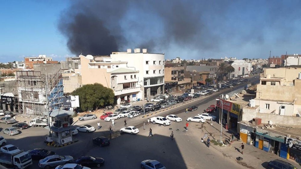 ليبيا.. الجيش يقصف معسكرات الوفاق بضواحي طرابلس