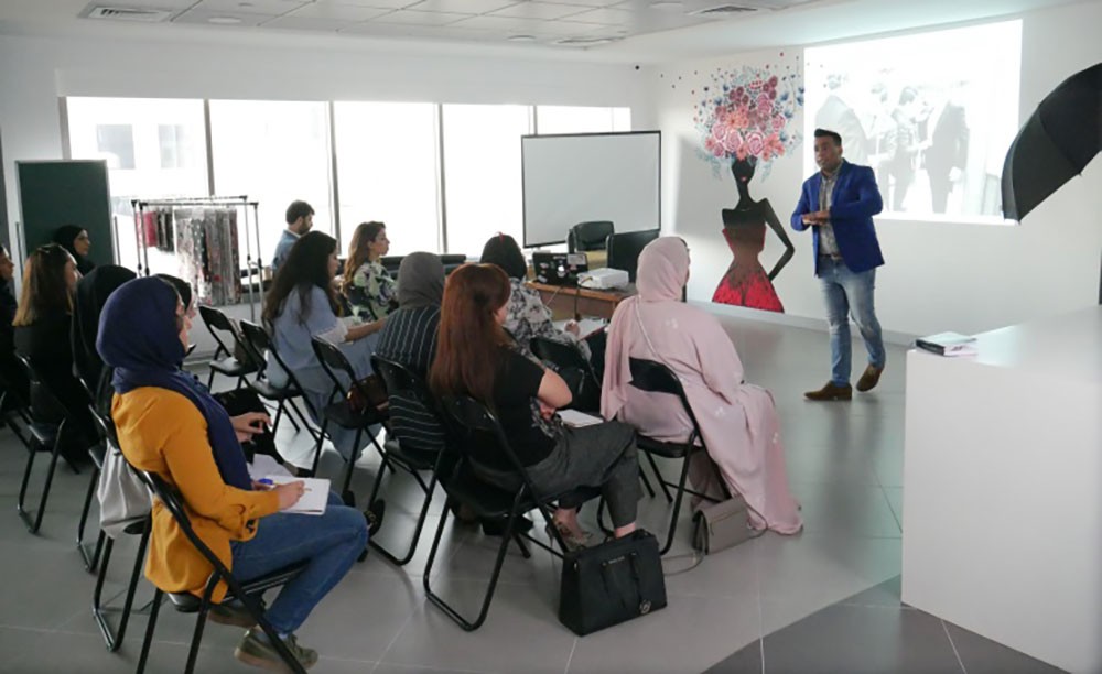 حاضنة البحرين للأزياء تستقبل المجموعة الجديدة من مشاركي برنامج (دلمون ستار)