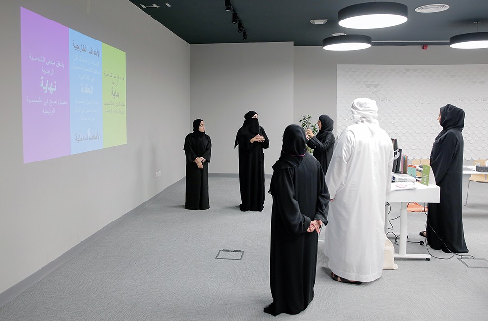 "دبي للثقافة" تدعم مواهب الناشئة في "كتابة روايات للفئة المفقودة"
